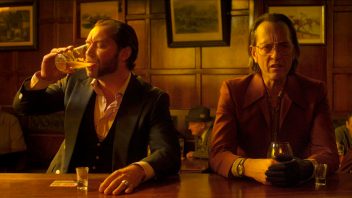 Dom Hemingway con Jude Law y Emilia Clarke