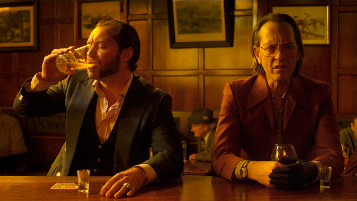 Dom Hemingway con Jude Law y Emilia Clarke