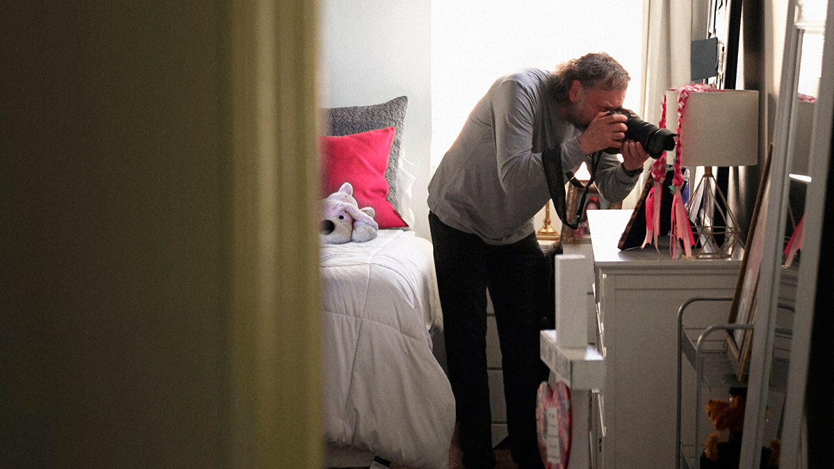 Todas las habitaciones vacías (All the Empty Rooms)