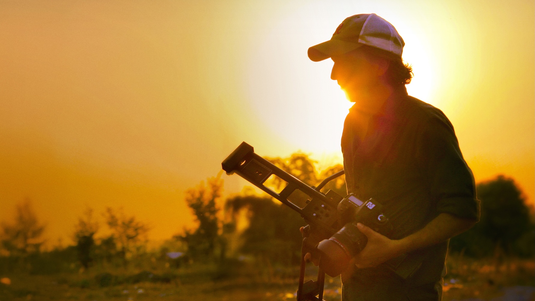 Armado solo con una cámara: vida y muerte de Brent Renaud