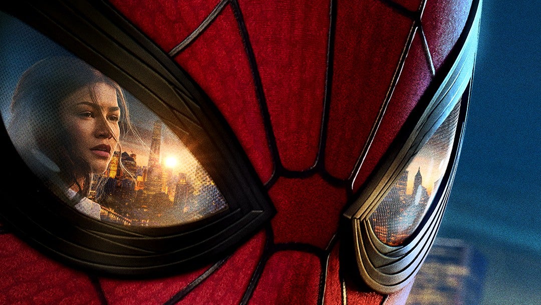 Primer plano de los ojos de Spider-Man reflejando a MJ y la ciudad en Spider-Man Brand New Day