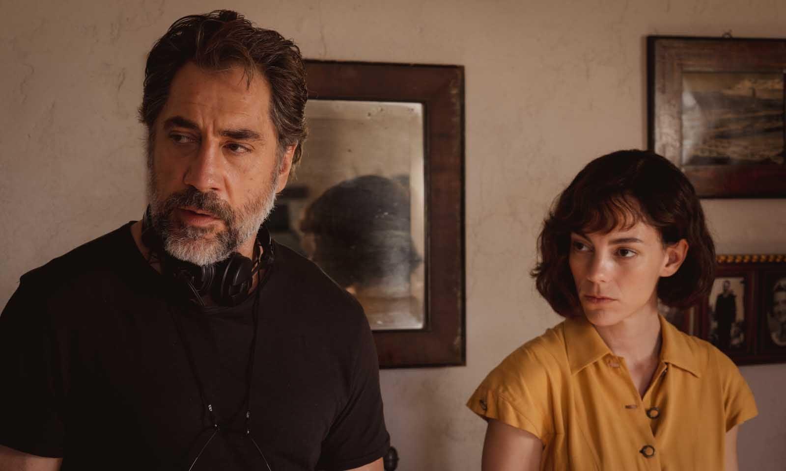 Javier Bardem con auriculares y Vicky Luengo con mirada tensa en El ser querido